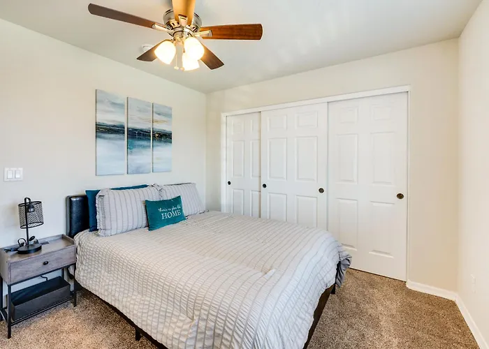4 Mi To Beach: Havasu W/ Pool! * Lake Havasu City